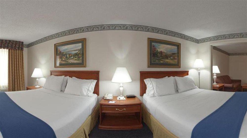 Holiday Inn Express Hotel & Suites Lancaster Zewnętrze zdjęcie