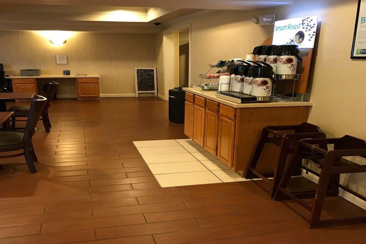 Holiday Inn Express Hotel & Suites Lancaster Zewnętrze zdjęcie
