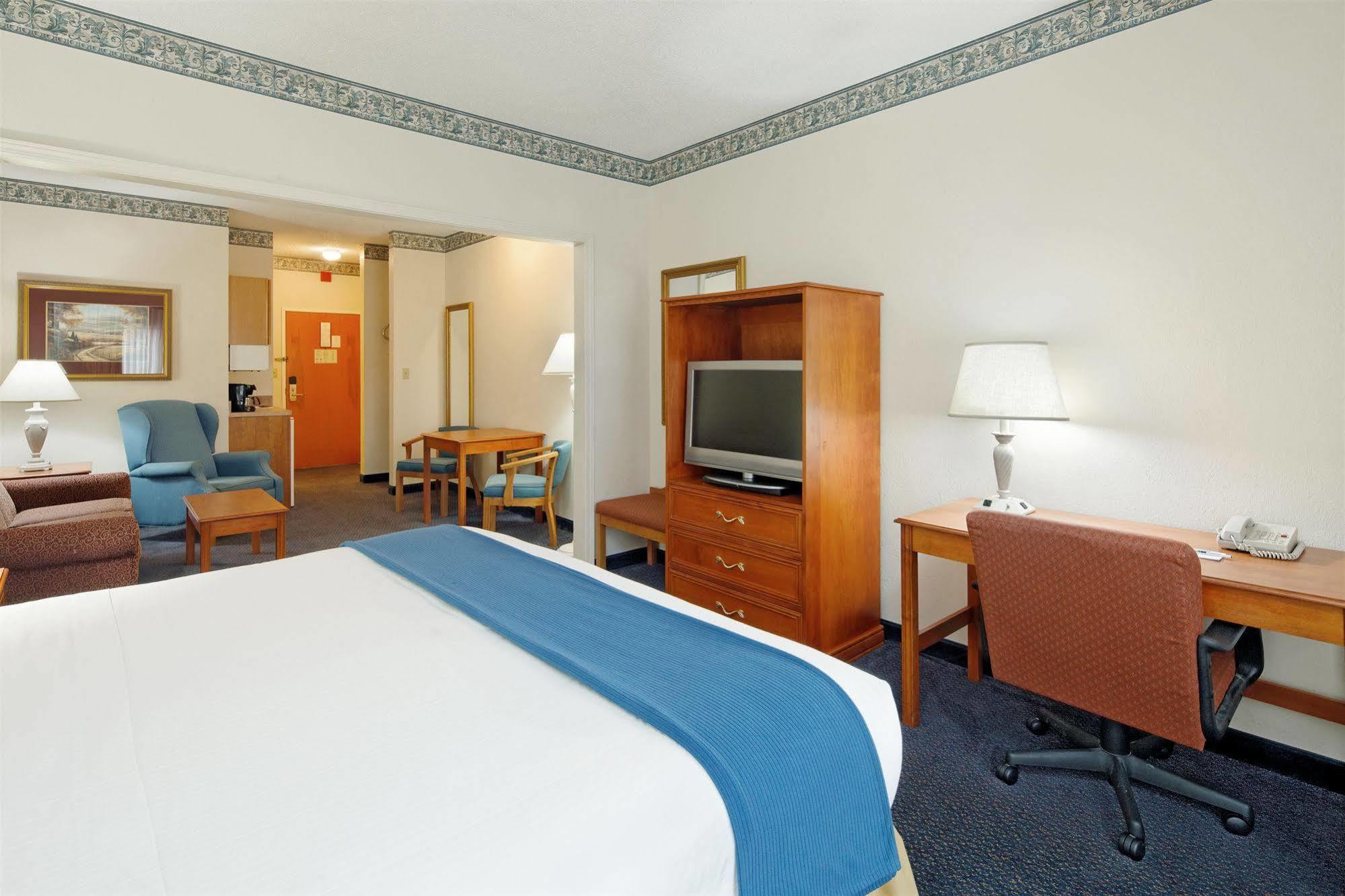 Holiday Inn Express Hotel & Suites Lancaster Zewnętrze zdjęcie