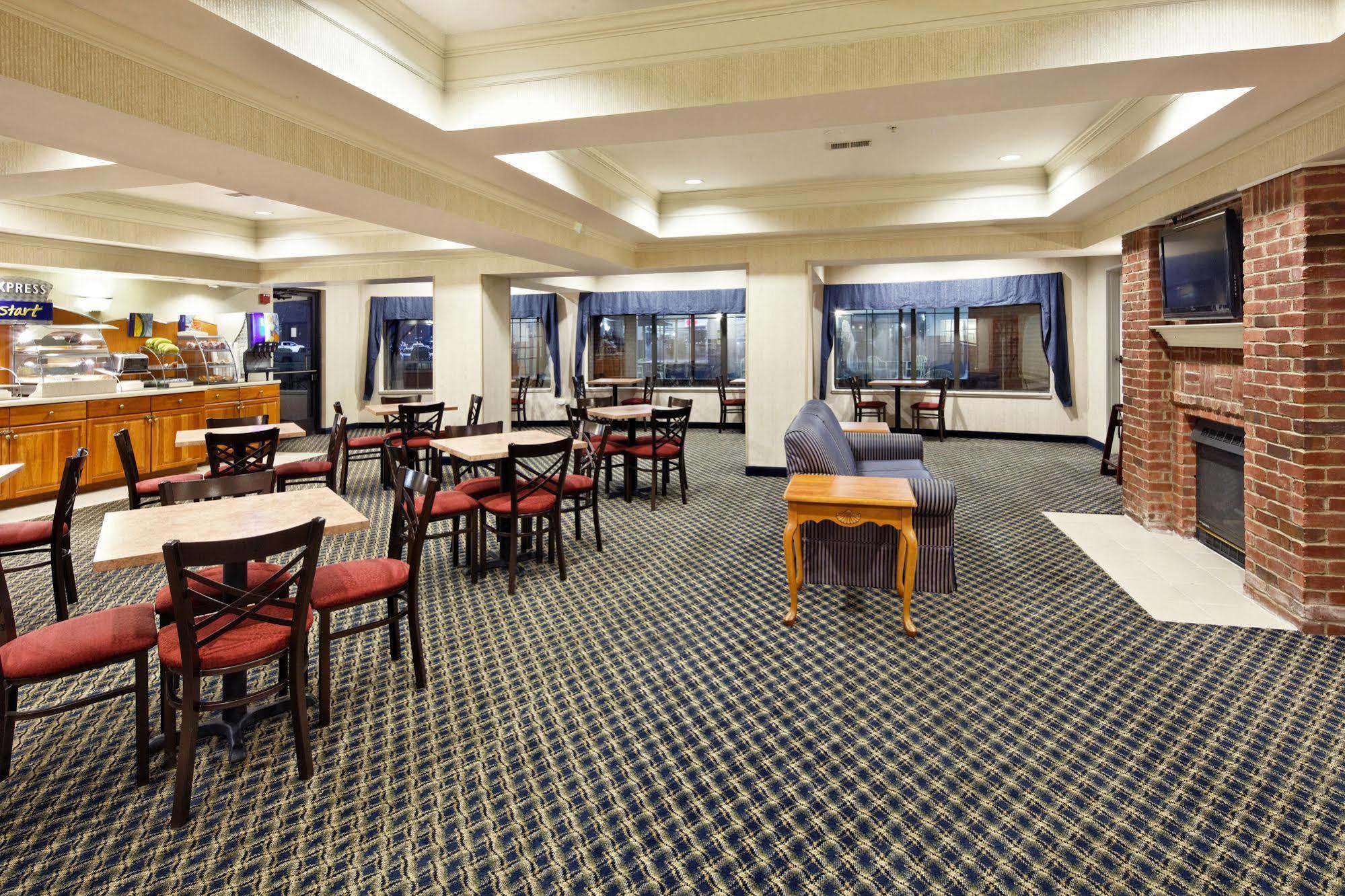 Holiday Inn Express Hotel & Suites Lancaster Restauracja zdjęcie
